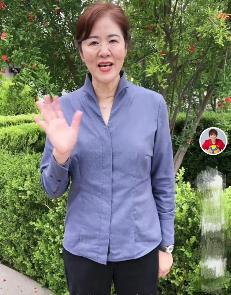 记者：瓦拉内可能在冬窗离开曼联 拜仁对他感兴趣但薪资是障碍德国天空体育记者Florian Plettenburg在节目透露，瓦拉内可能在冬窗离开曼联，拜仁对他感兴趣，但认为球员薪资太高。